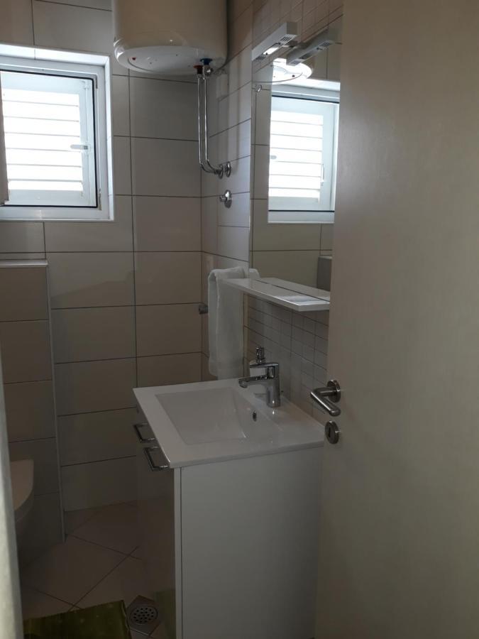 With Free And Private Parking Apartment