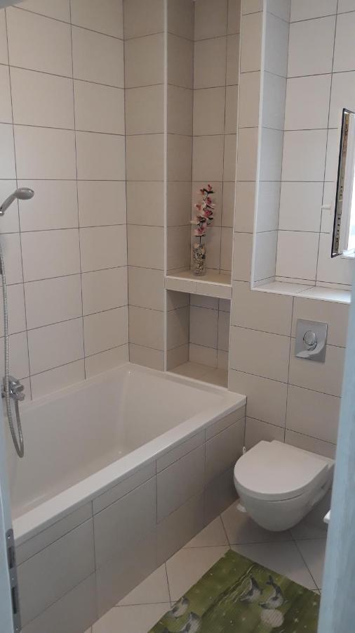 With Free And Private Parking Apartment Makarska